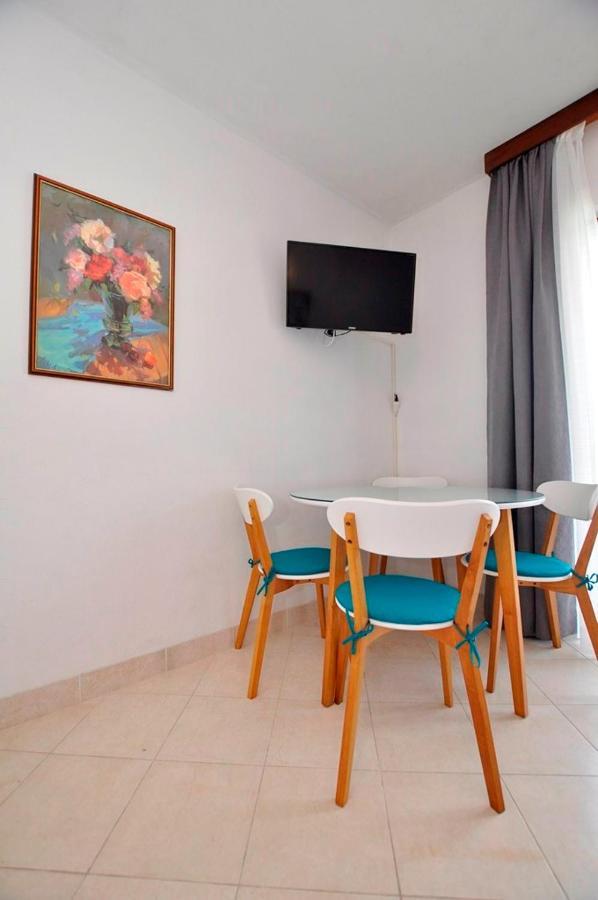 Apartmani More Drvenik (Split-Dalmatia) Exterior foto