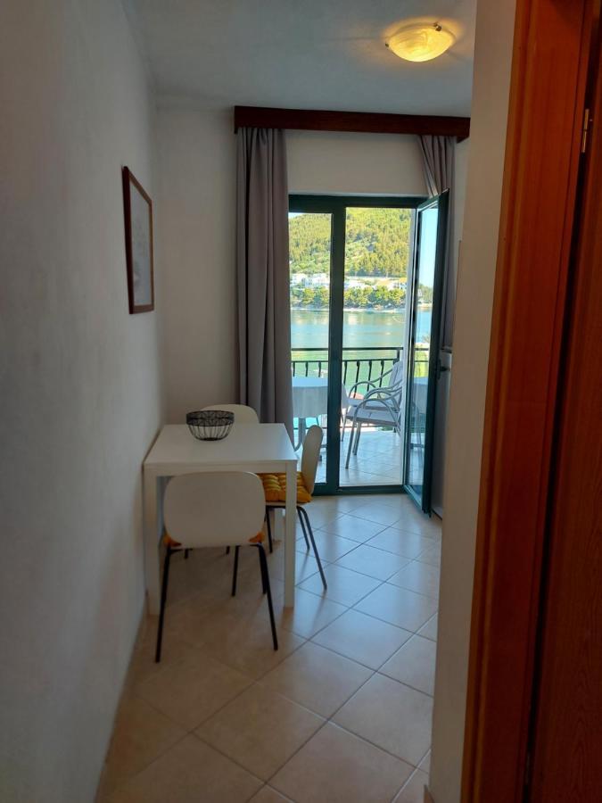 Apartmani More Drvenik (Split-Dalmatia) Exterior foto